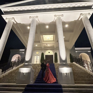 青いカーペットが私たちの雰囲気にマッチしてました。|772526さんのヒルサイドクラブ迎賓館（八王子）/テイクアンドギヴ・ニーズウェディングの写真(2545387)