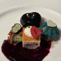 デザートは彼と違う種類でしたが、私の方は全て酸っぱかったです