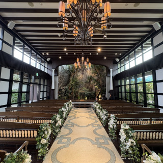 自然光の入る素敵なチャペルです。