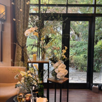 冬から春をテーマに
枝や芽生えるお花をテーマに