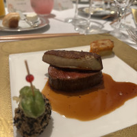 国産牛フィレ肉とフォアグラのステーキ