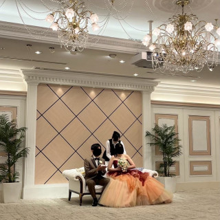 会場後方にソファ席があり、ここでみんなと写真を撮りました。