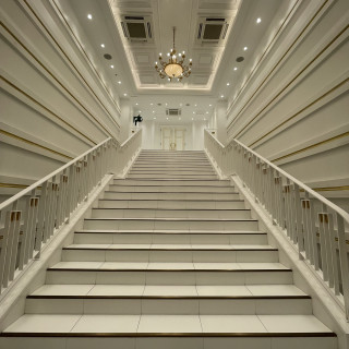 チャペルから出たあとの階段
前には大きな鏡がありました