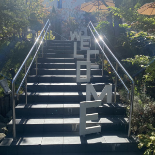 the terraceに到着したらこんな素敵な階段がお出迎え