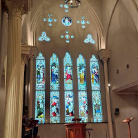 午前中お天気の日のステンドグラス