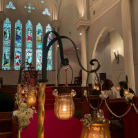 両端にはロウソクがありました