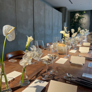 横並びでみんなの顔が見渡せます