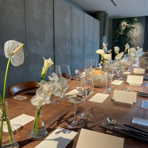 横並びでみんなの顔が見渡せます|772851さんのIWAI OMOTESANDO(イワイ オモテサンドウ)の写真(2546564)