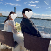 船に乗ってゲストのところまで行きます