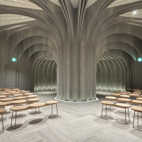 まるで美術館のようなチャペル