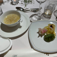 スープと点心3種です