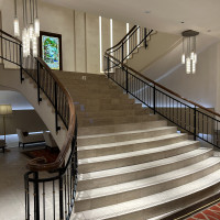 待ち合いロビー階段です