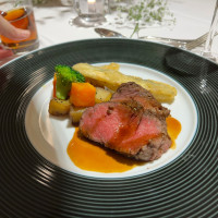 メインのお肉料理です