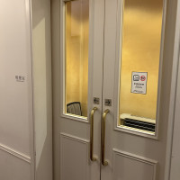 控室前喫煙所です