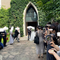 教会前の庭です