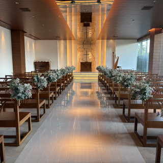 自然な光が入るチャペルです。