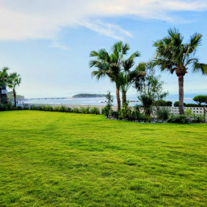 披露宴会場に面するガーデンです。|772996さんのAMANDAN BLUE青島（アマンダンブルー青島）の写真(2547189)