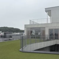 人数が多いとこちらにも席を置くそう