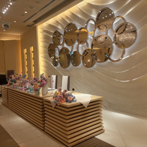 披露宴での新郎新婦の席です|773049さんのデュクラス大阪/FIVESTAR WEDDINGの写真(2577202)