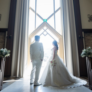 チャペル入り口で撮影