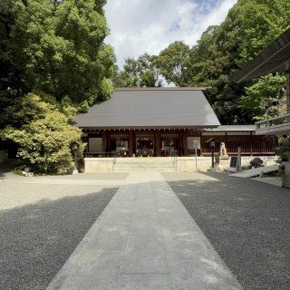参道と式場となる拝殿