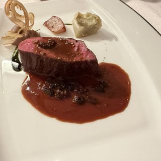 メイン料理もお肉が柔らかく本当おいしかった