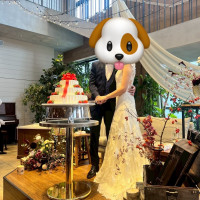 ケーキカットはゲストが見やすいよう高い位置でさせていただいた