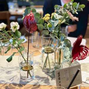 フラワーブッフェ後のゲストテーブル|773118さんのInStyle wedding KYOTO/テイクアンドギヴ・ニーズウェディングの写真(2548071)