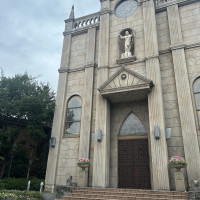 ここでフラワーシャワーが行われます。