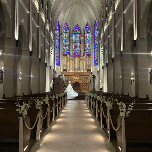 奥に見えるステンドグラスがとても素敵です。|773184さんのプリムローズ/FIVESTAR WEDDINGの写真(2548611)