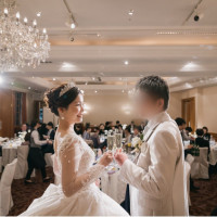 披露宴会場での乾杯の様子