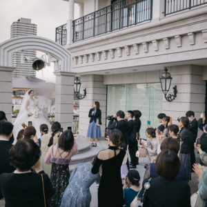 フラワーシャワー後、カリヨンの鐘を鳴らしているところ|773223さんのホテル ラ・スイート神戸ハーバーランドの写真(2548971)