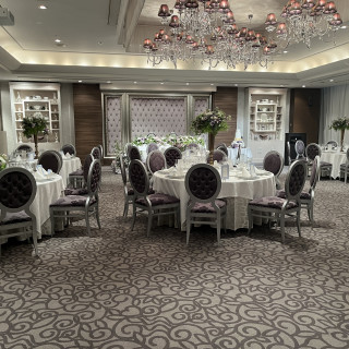 カールトンの正面側(希望あれば高砂をソファ席にできます)