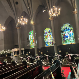 横の素敵なステンドグラス