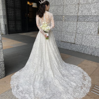 披露宴後ホテル前で写真