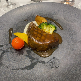 モノリスグリル
炭火の香ばしいいい匂いがしました