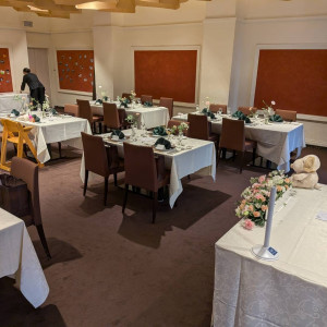 設営後の披露宴会場全体|773429さんのヴォヤージュ ドゥ ルミエール京都七条迎賓館(登録有形文化財)の写真(2549652)