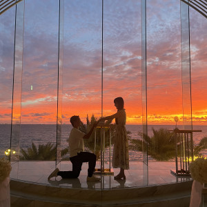 チャペルマジックアワー
プロポーズ風|773454さんのヴォヤージュ ドゥ ルミエール北谷リゾートの写真(2566490)