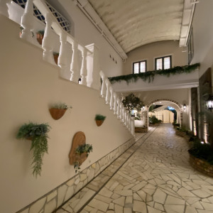 雨の場合は、この階段でフラワーシャワーが可能です。|773457さんのアニヴェルセル ヒルズ横浜の写真(2549868)