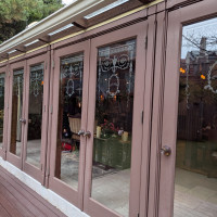 ガーデンから見た披露宴会場