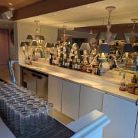 待合室のドリンクカウンター