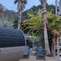 グランピング施設の庭