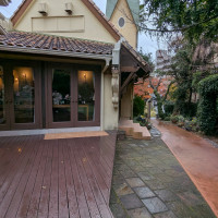 披露宴会場からチャペルまでの道
とても近いです