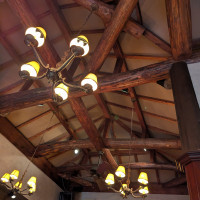 披露宴会場の木打ちの天井