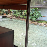 披露宴会場から池が見えます