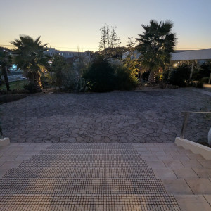 キリスト教式チャペルからの階段　フラワーシャワー可能です|773497さんのサントフェリーチェの写真(2596139)