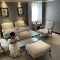 新郎側控え室です。着替える場所とは別に用意されていました。