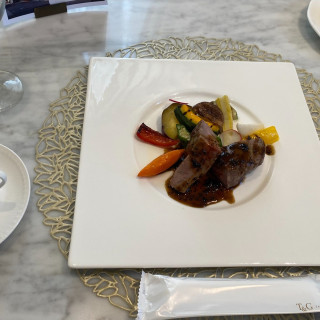 お肉はヒレとロースの2種類、スープはカボチャの冷製。