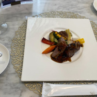 お肉はヒレとロースの2種類、スープはカボチャの冷製。