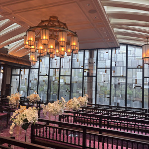 雨の日も明るくて綺麗な挙式会場です。|773522さんのTHE CONDER HOUSE(ザ・コンダーハウス)の写真(2550323)